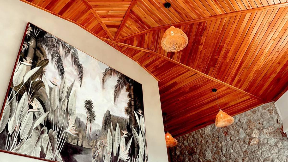 Aqualina Villa, Carbana Lodge, A Hidden Gem 1br *