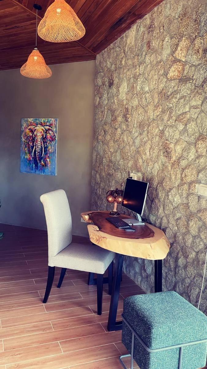 Aqualina Villa, Carbana Lodge, A Hidden Gem 1br